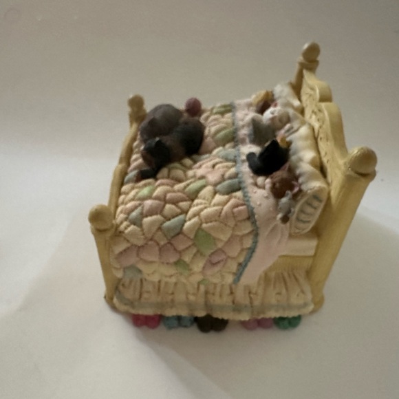 San Francisco Music Box Company “Love Makes The World Go Round” Music Box - Picture 3 of 7